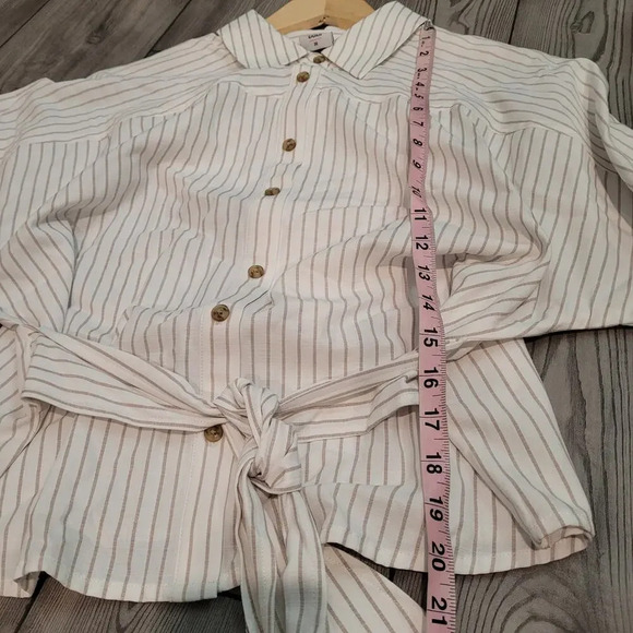 Cabi Womens Long Sleeve Button-Up Tied Up Shirt Size Medium Multicolor Dolman - Picture 7 of 7